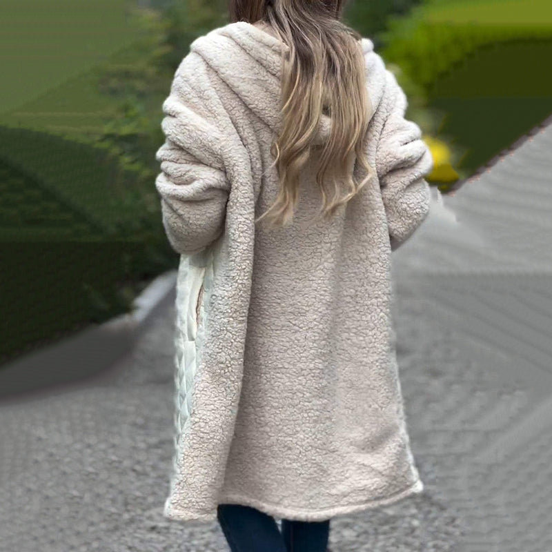 Kuscheliger Steppmantel mit synthetischem Sherpa-Futter und Kapuze für Damen