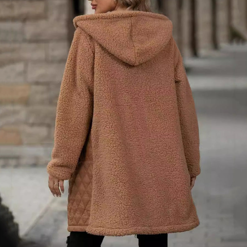 Kuscheliger Steppmantel mit synthetischem Sherpa-Futter und Kapuze für Damen