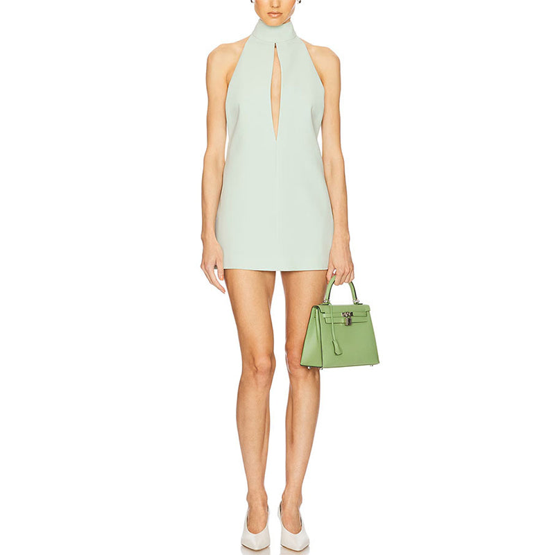 Date Night Neckholder-Minikleid in H-Linie mit Cut-Outs vorne und Taschen
