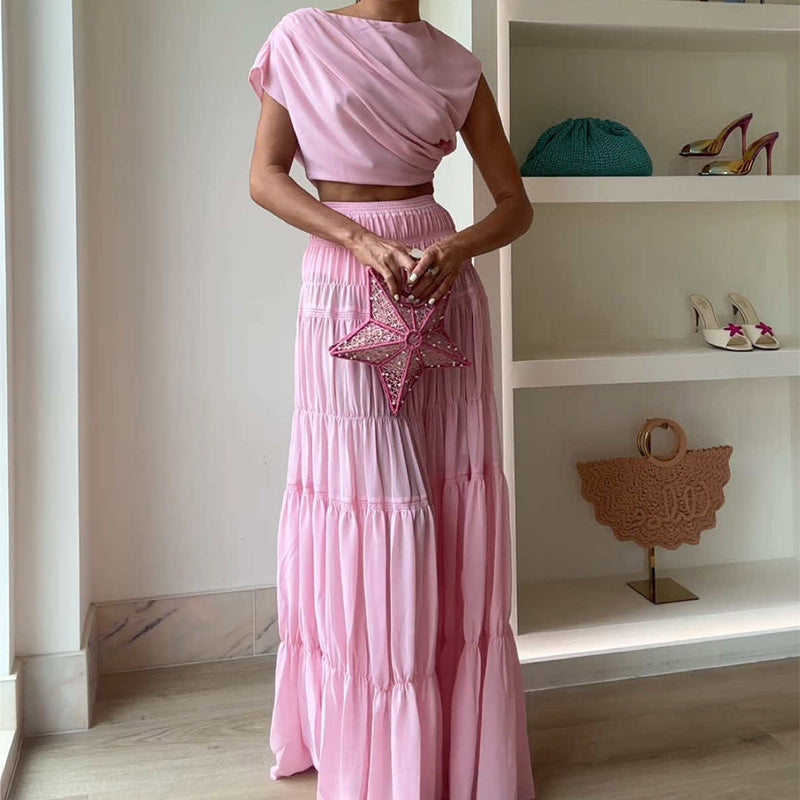 Atemberaubendes Chiffon-Crop-Top mit gerüschter Schulter und mehrlagigem A-Linien-Maxirock mit elastischer Taille