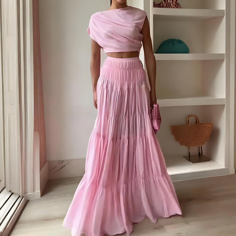 Atemberaubendes Chiffon-Crop-Top mit gerüschter Schulter und mehrlagigem A-Linien-Maxirock mit elastischer Taille