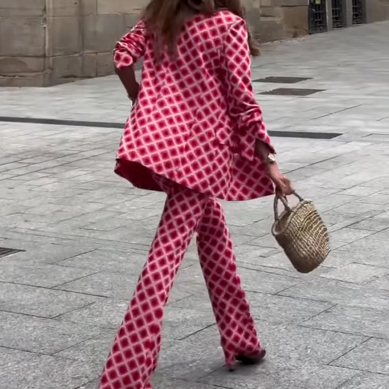 Modisches pink kariertes Set für Damen – Blazer und Hose