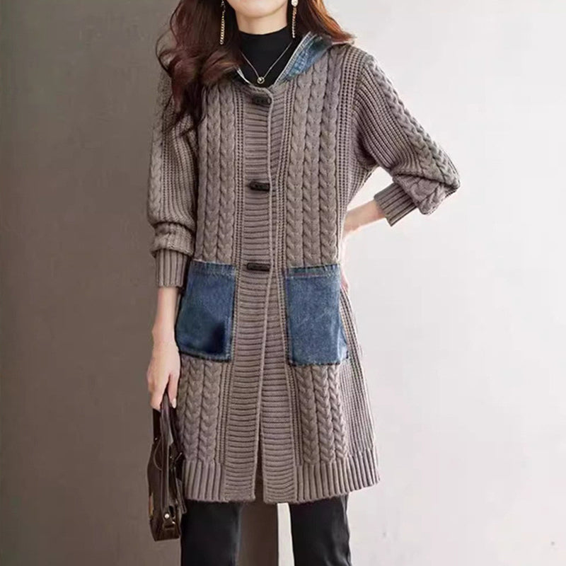 Strickmantel mit Knopfdetails und Patchwork