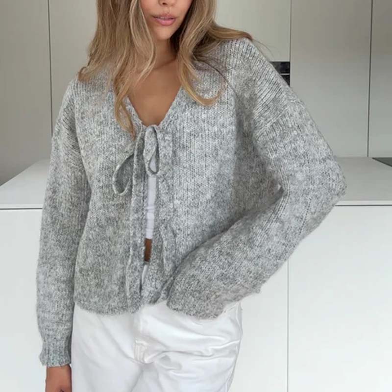 Strickjacke mit V-Ausschnitt und Schleife