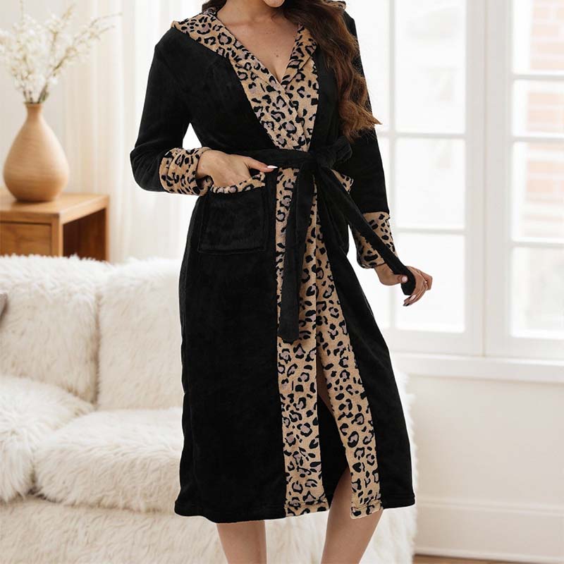🎅Christmas offers 49% discount🎁🎄Cozy women's bathing dress with hood and leopard print